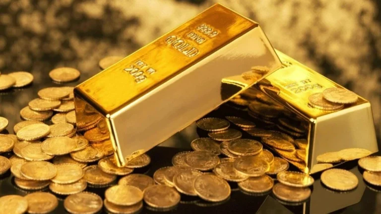 Gold Prices Dip Slightly, But Experts Predict a Bullish 2025 – February 21, 2025