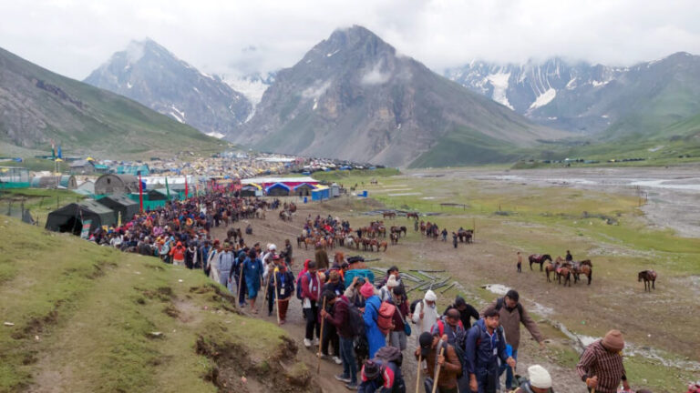 Amarnath Yatra: Third Batch of 6,411 Pilgrims Leaves Jammu for the Holy Cave Shrine