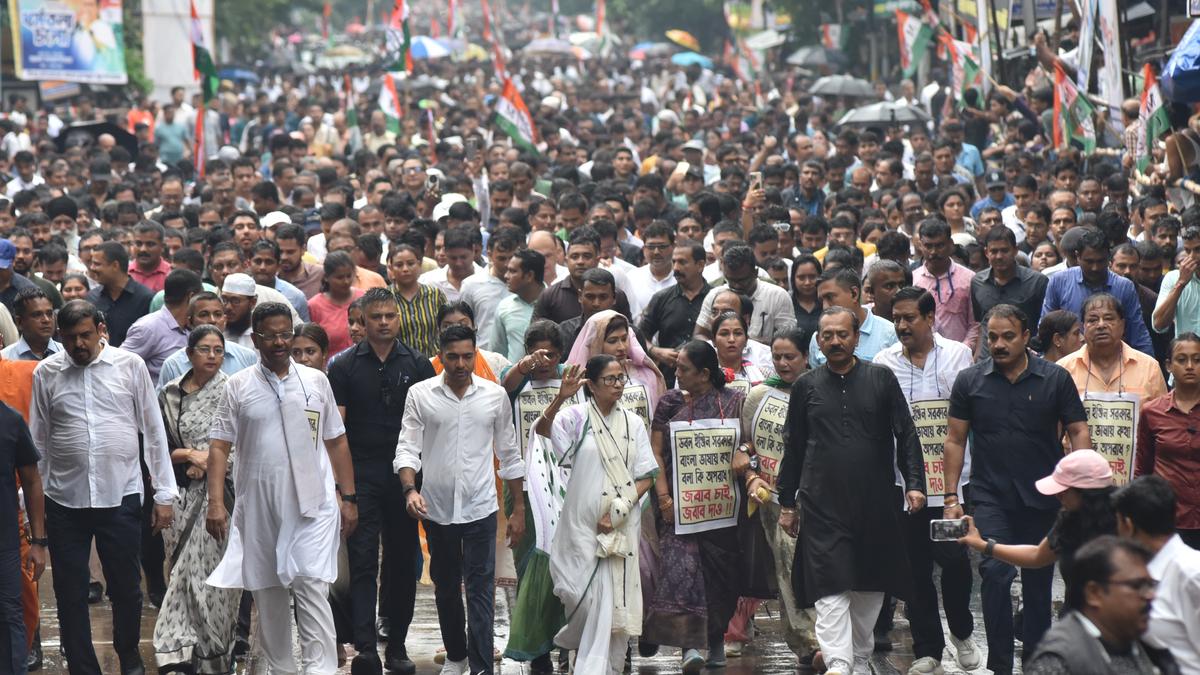 Mamata Banerjee Leads Protest in Kolkata...