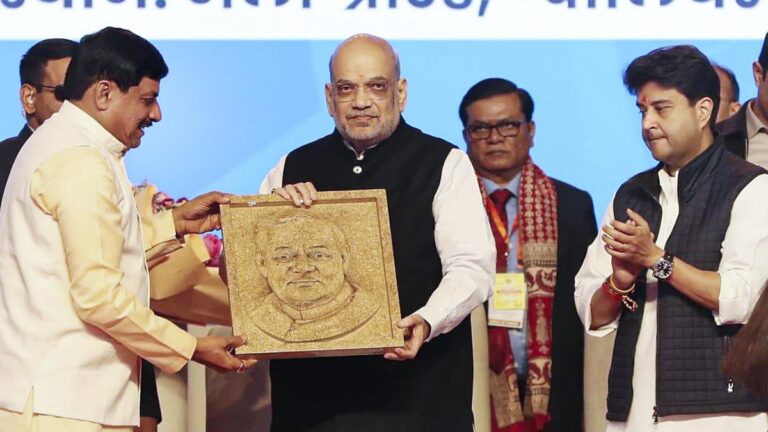 Union Home Minister Amit Shah, Union Minister of Communications Jyotiraditya Scindia and Madhya Pradesh Chief Minister Mohan Yadav during the 'Abhyudaya Madhya Pradesh Growth Summit' organised on the occasion of the 101st birth anniversary of former Prime Minister Atal Bihar Vajpayee, in Gwalior (PC: PTI)