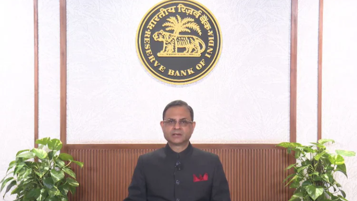 RBI Governor Sanjay Malhotra announces the repo rate cut during the Monetary Policy briefing. (PC: NDTV)